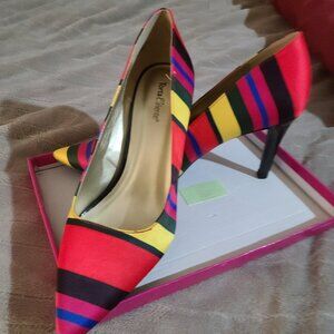 Multicolored striped pumps
